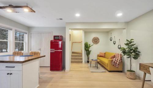 One-Bedroom Apartment with Balcony