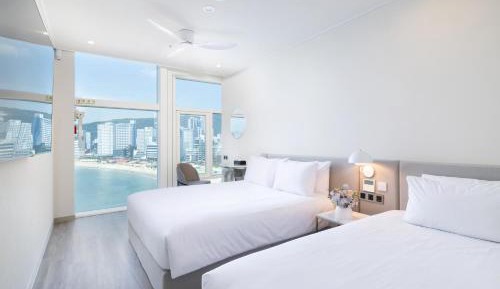 Superior Twin Room with Sea View