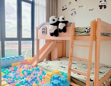Apartment with Lake View