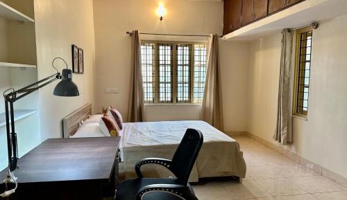 Deluxe Queen Room