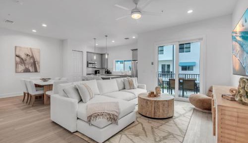 Ten-Bedroom Apartment