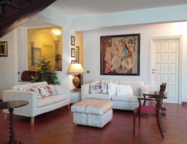 Villa with Garden View
