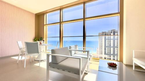 Two-Bedroom Deluxe Apartment with Balcony