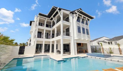 Nine-Bedroom Holiday Home