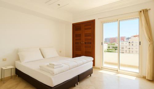 Two-Bedroom Deluxe Apartment with Balcony