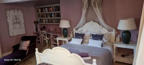 Double Room with Private External Bathroom