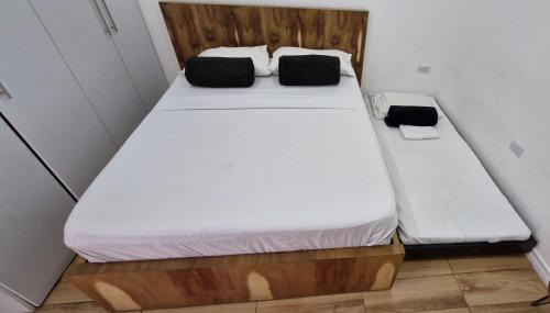 Standard Double Room with Shared Bathroom
