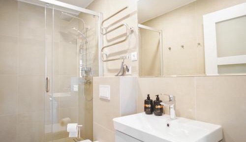 One-Bedroom Apartment with Balcony