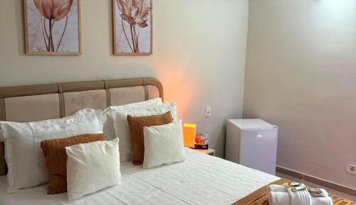Deluxe Queen Suite