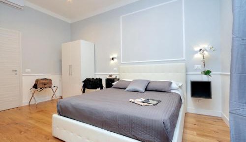 Deluxe Double Room with Private Bathroom