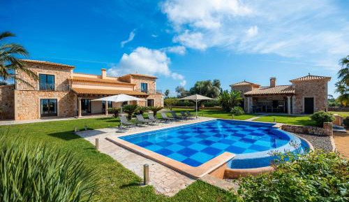 Villa with Garden View