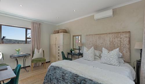 Studio Apartment with Balcony