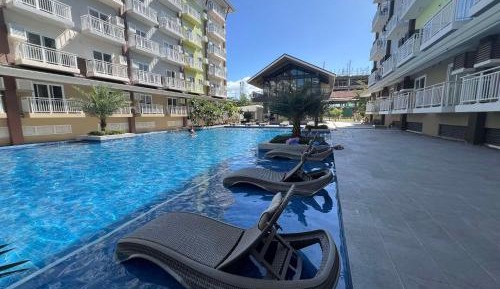 One-Bedroom Apartment with Terrace