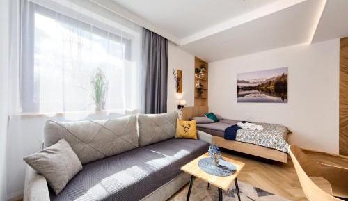 Deluxe Double Room (2 Adults + 1 Child)