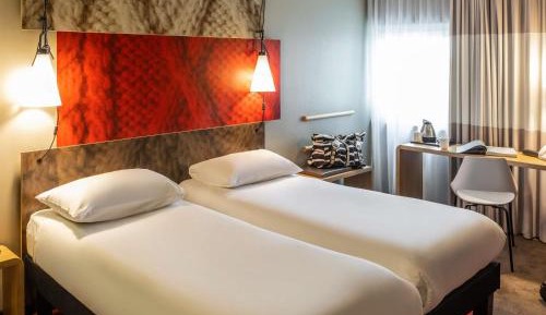 Twin Sweet Room by Ibis