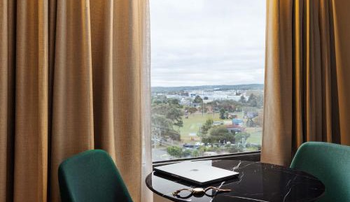 Interconnecting family suite