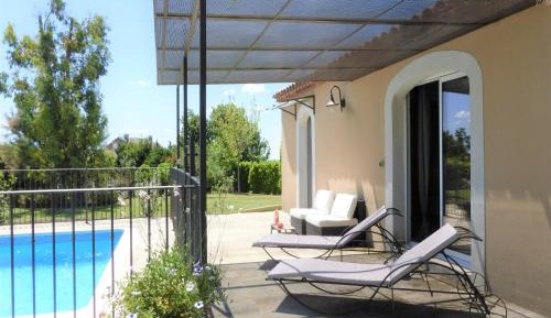 One-Bedroom Holiday Home