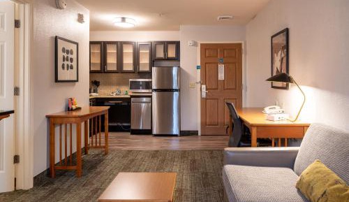 Two-Bedroom Suite with One King Bed and One Queen Bed