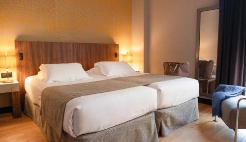 Double or Twin Room (1-2 Adults)