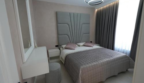 One-Bedroom Apartment - Sea Side