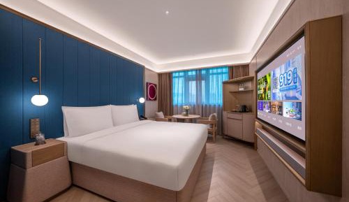 Deluxe Queen Room