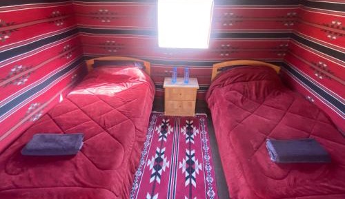 Deluxe Room (2 Adults + 1 Child)