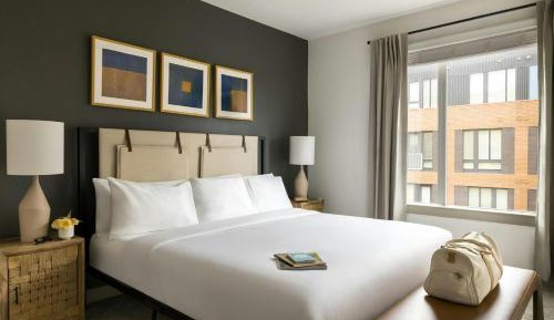One-Bedroom Apartment with Queen Bed, Sofa Bed and Balcony
