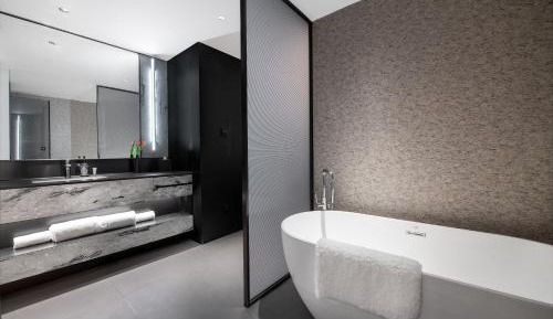 Deluxe Double Room with Bath
