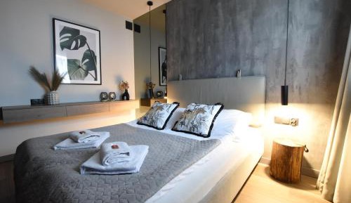 One-Bedroom Apartment with Terrace