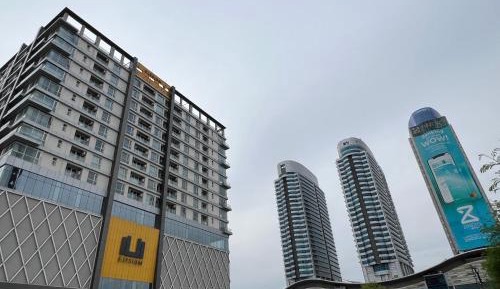 One-Bedroom Apartment with Balcony and Mountain View  