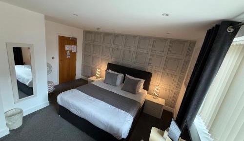 Deluxe King Room