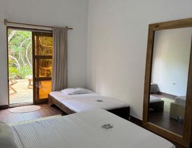 Single Bed in Mixed Dormitory Room