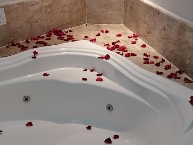 King Suite with Spa Bath