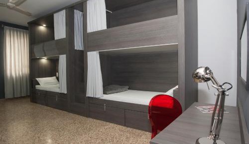 Bed in 8-Bed Mixed Dormitory Room