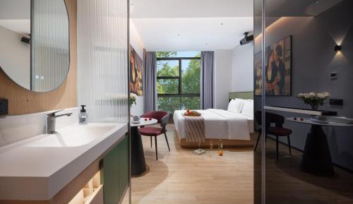 Queen Room