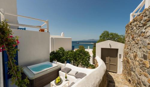 Mykonos Town Suite with Hot Tub