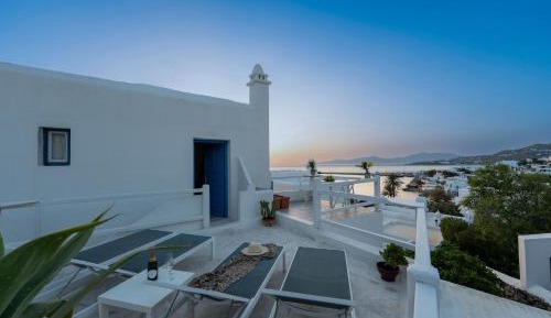 Apartment with private balcony and sunset view