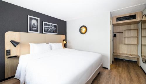 Superior Room - 1 King Bed