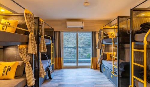 Bed in 8 Bed Mixed Dormitory with Balcony and Valley View