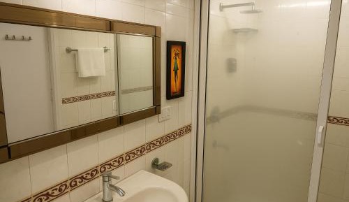 Deluxe Double Room (2 Adults + 1 Child)