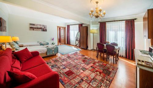 Deluxe Suite