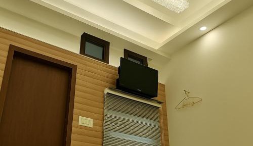 Deluxe Room (2 Adults + 1 Child)