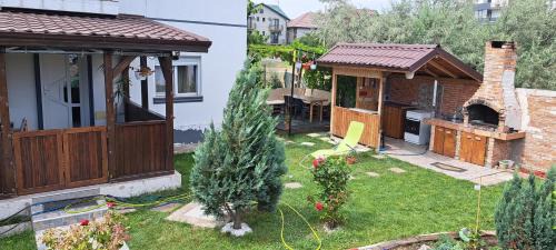 Villa with Garden View