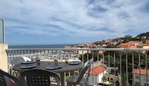 One-Bedroom Apartment with Sea View and Terrace