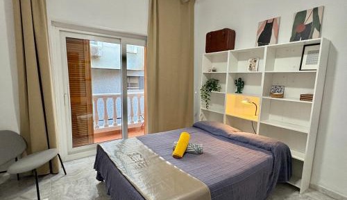 Double Room with Balcony and Shared Bathroom