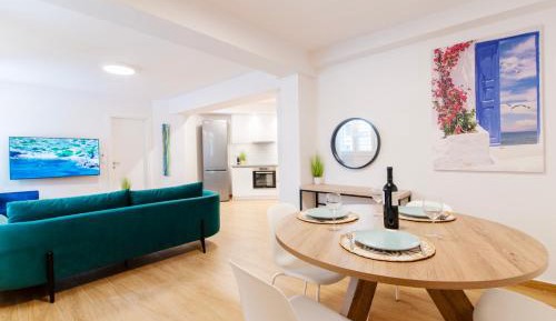 Deluxe Apartment