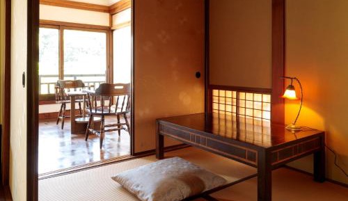 Quadruple Room with Shared Bathroom