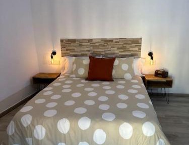 Queen Room with Shared Bathroom