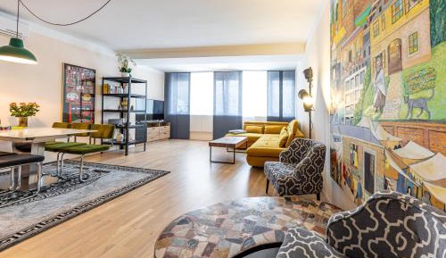 Deluxe Two-Bedroom Apartment with Garden View