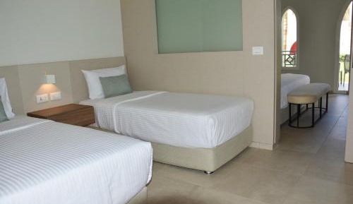 Deluxe Family Room